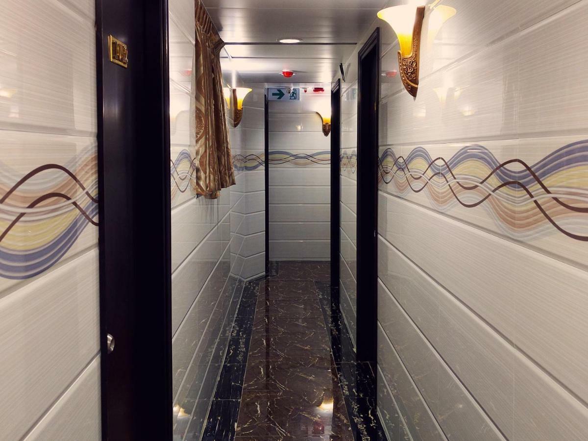 New Day Night Hostel Hong Kong Exterior photo